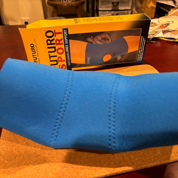 Knee Brace - Futuro Neoprene Sz Small - Picture 8 of 8